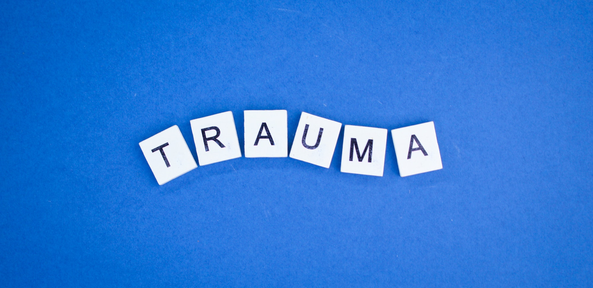 the letters of the alphabet are arranged in a spiral with the word trauma.